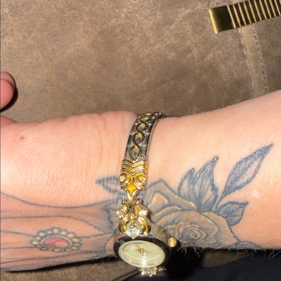 Vintage Jacklyn Smith Gold-tone Women's Crystal Accent Oval Watch Bracelet watch - Picture 5 of 7